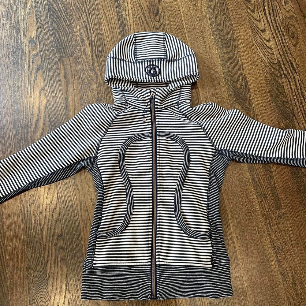 navy and blue lulu zip up jacket